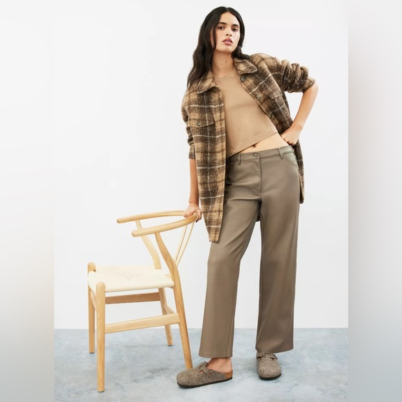 Aritzia Wilfred Free Valerie Straight Leg Vegan Leather Pants Black size 0 - Picture 4 of 16